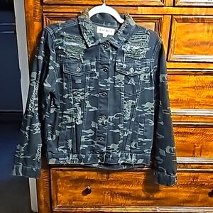 Waimea womens nwots Gorgeous camo jean jacket. Distressed, dark camo. Sz med